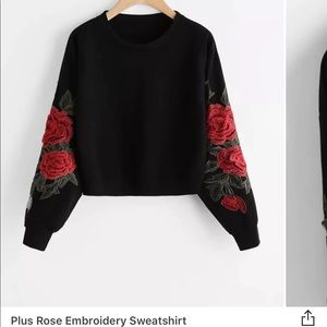 Rose embroidery crew neck (SIZE M)
